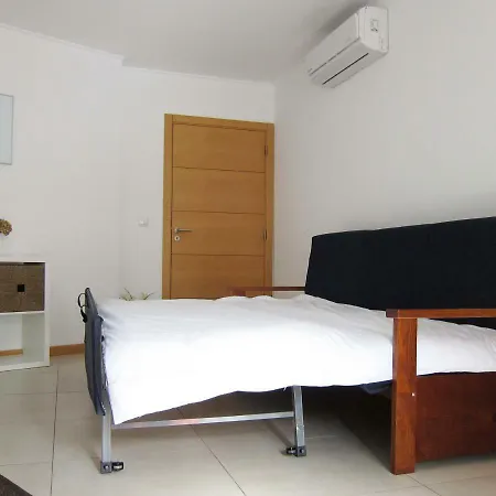 Modern&cozy One Bedroom Flat - Private Parking ポルティマン