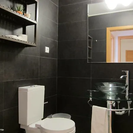 Апартаменты Modern&cozy One Bedroom Flat - Private Parking